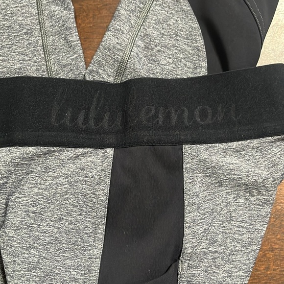 Lululemon legging 
25 - Picture 4 of 6